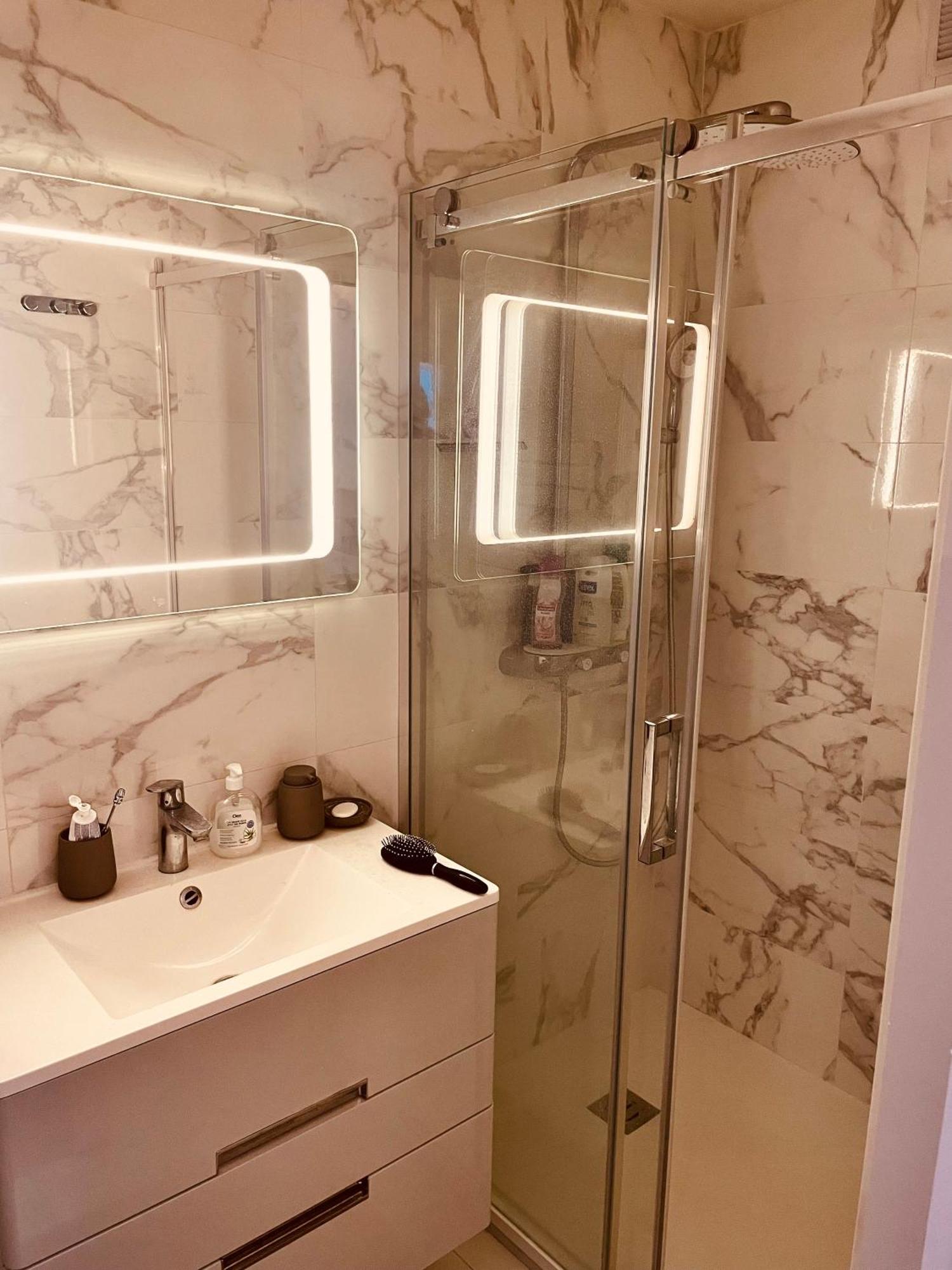 Jolie 2 Pieces Avec Balcon Paris 15 Eme Apartment Ngoại thất bức ảnh